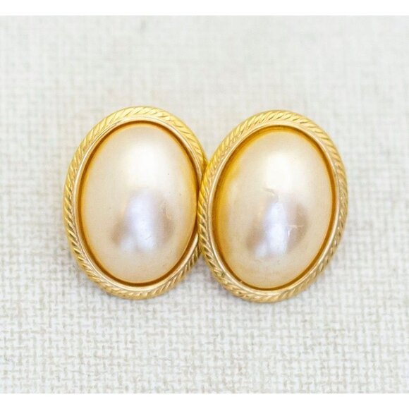 Vintage Victorian Oval Faux Pearl Gold Tone Stud Earrings - G1 - Picture 1 of 3